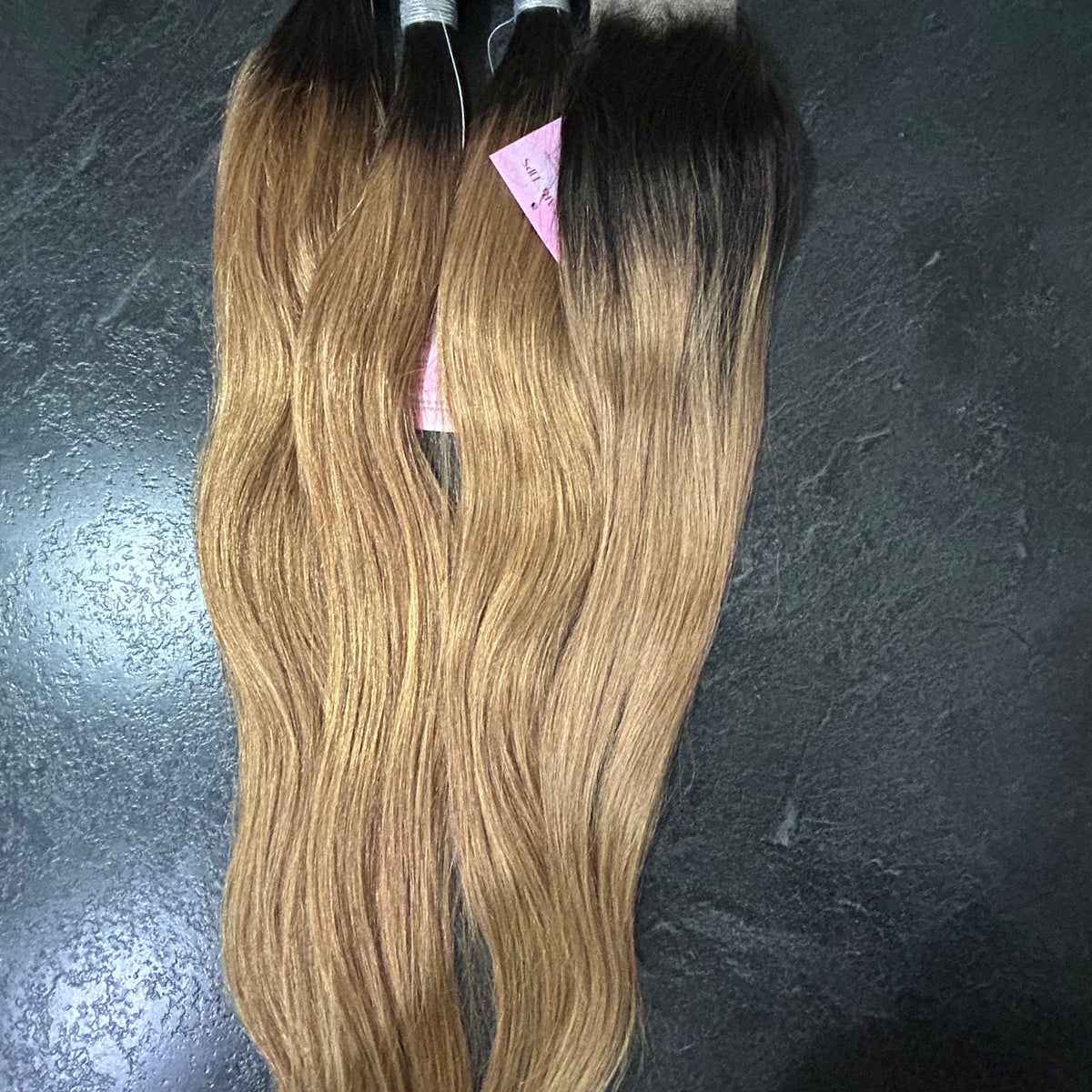 Bundles Straight Ombré 1B/27 avec Closure 4X4 – Cheveux Naturels Lisses